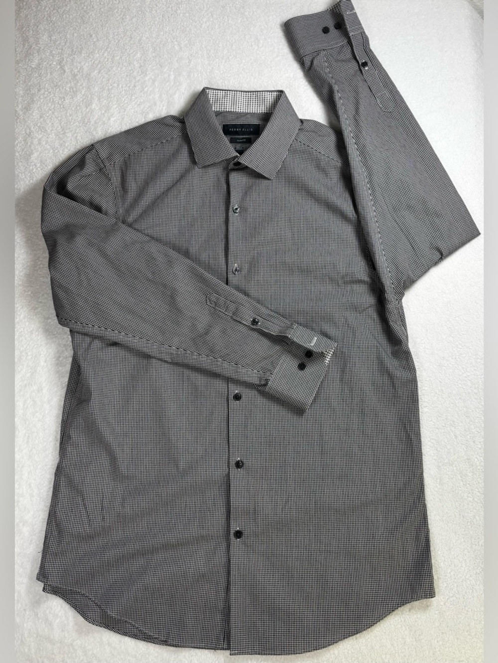 Perry Ellis slim‑fit check dress shirt, 15.5 32/33, easy‑care non‑iron Euc
